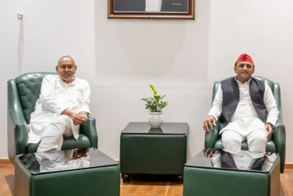 nitish-Akhilesh