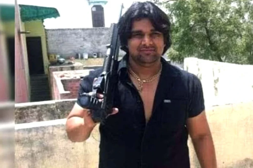 Gangster-Tillu-Tajpuriya (1)