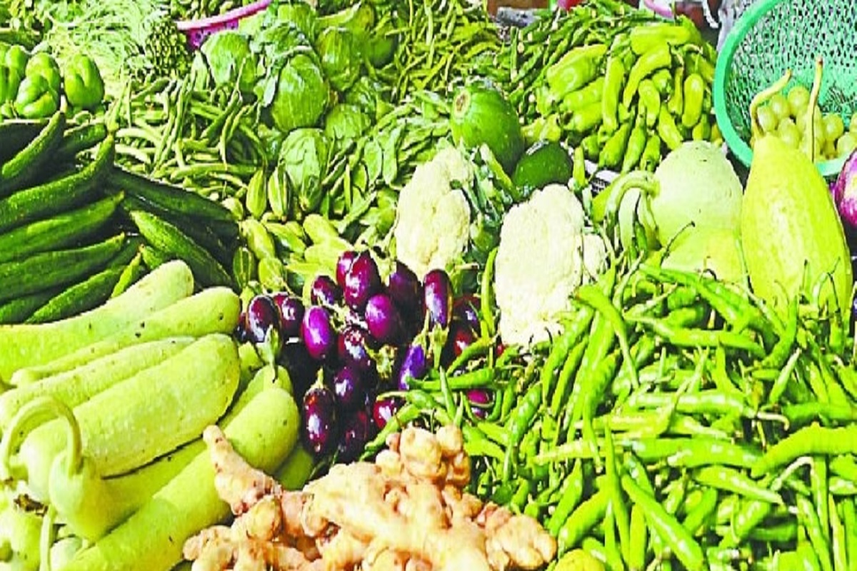 Vegetable Price Hike: हरी सब्जियों के बढ़ते दाम से छूटे पसीने, थाली से गायब हुई तरोई-लौकी और भिंडी, जानें क्या है ताजा रेट