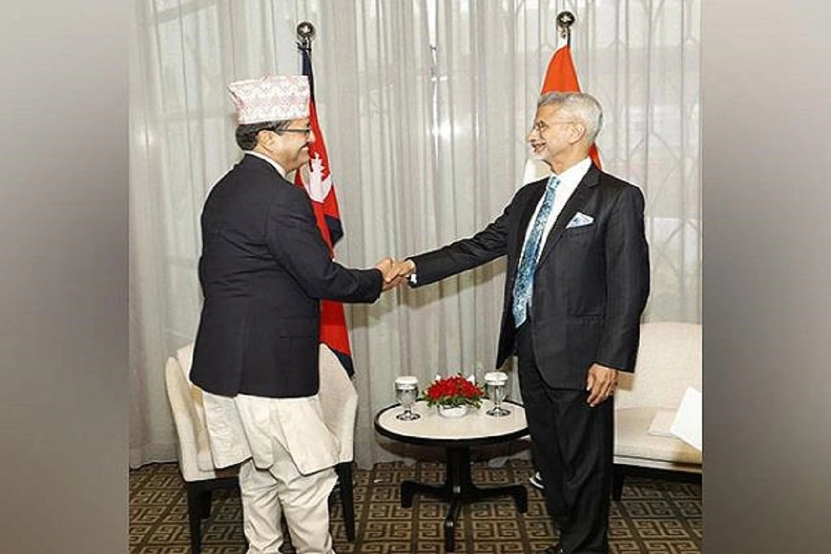 बांगलादेश में जयशंकर ने नेपाल के विदेश मंत्री सऊद से की मुलाकात