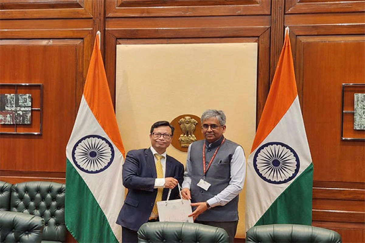 भारत और वियतनाम ने रक्षा, सुरक्षा में द्विपक्षीय संबंधों को और मजबूत करने के तरीकों पर चर्चा की