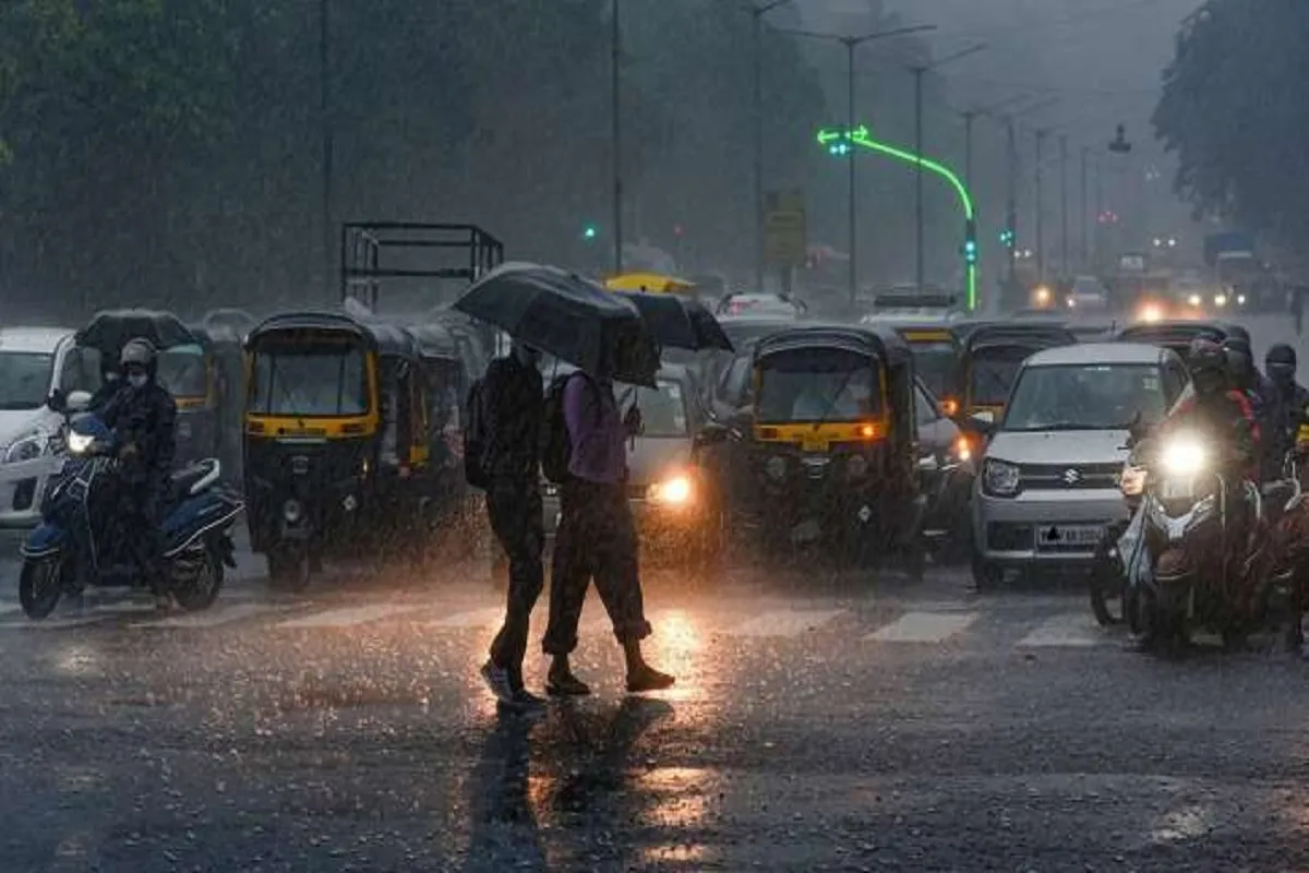 MP News: मध्य प्रदेश के इन 10 जिलों में भारी बारिश की आशंका, अगले 24 घंटे में गिरेंगे ओले, मौसम विभाग ने जारी किया अलर्ट