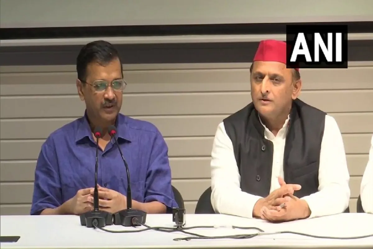 arvind kejriwal and akhilesh yadav