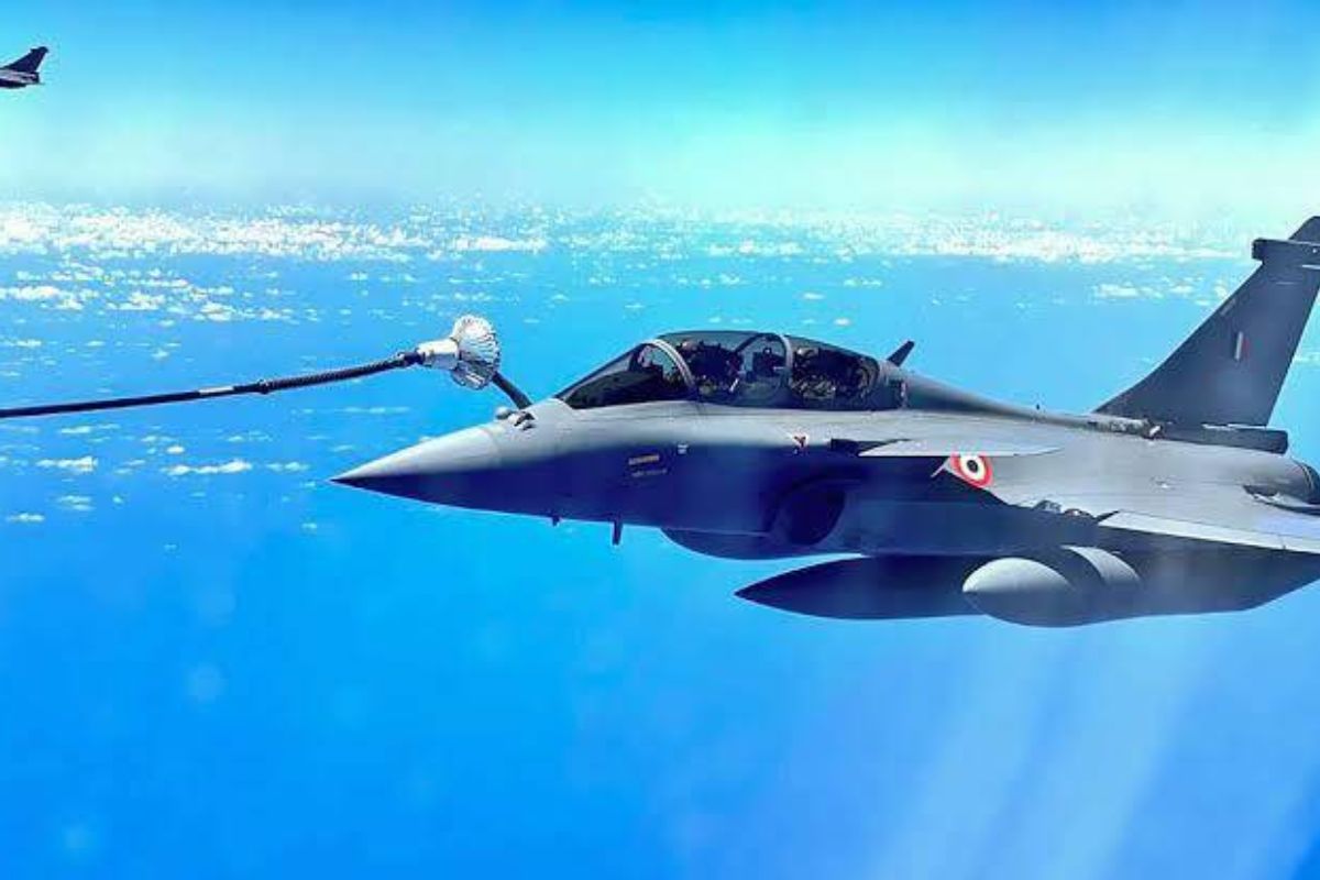 Indian Air Force News: राफेल ने हिंद महासागर में किया शक्ति प्रदर्शन, चीन के छूटे पसीने