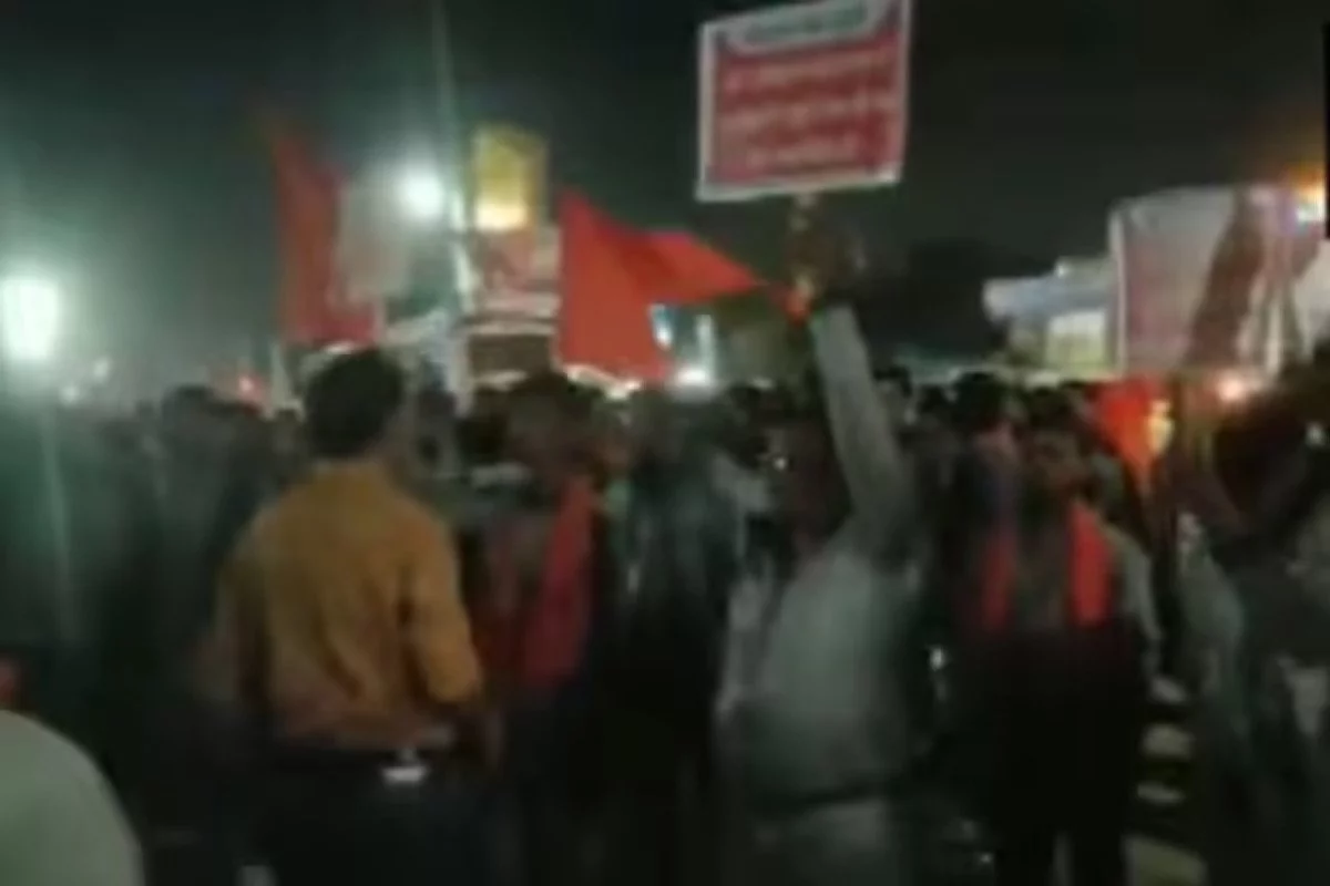 MP News: इंदौर में बजरंग दल कार्यकर्ताओं पर लाठीचार्ज, टीआई लाइन हाजिर, एडीजी करेंगे जांच