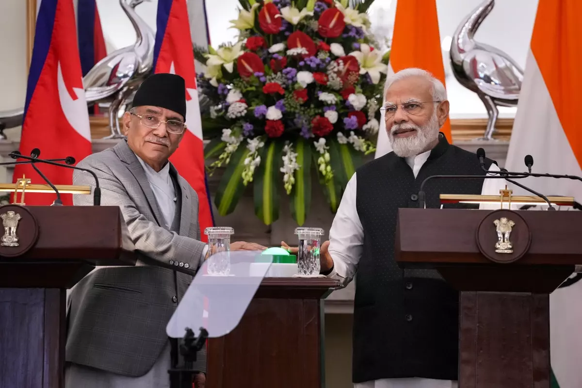 नेपाल के प्रधानमंत्री से पीएम मोदी ने की मुलाकात, कई अहम मुद्दों पर हुई चर्चा