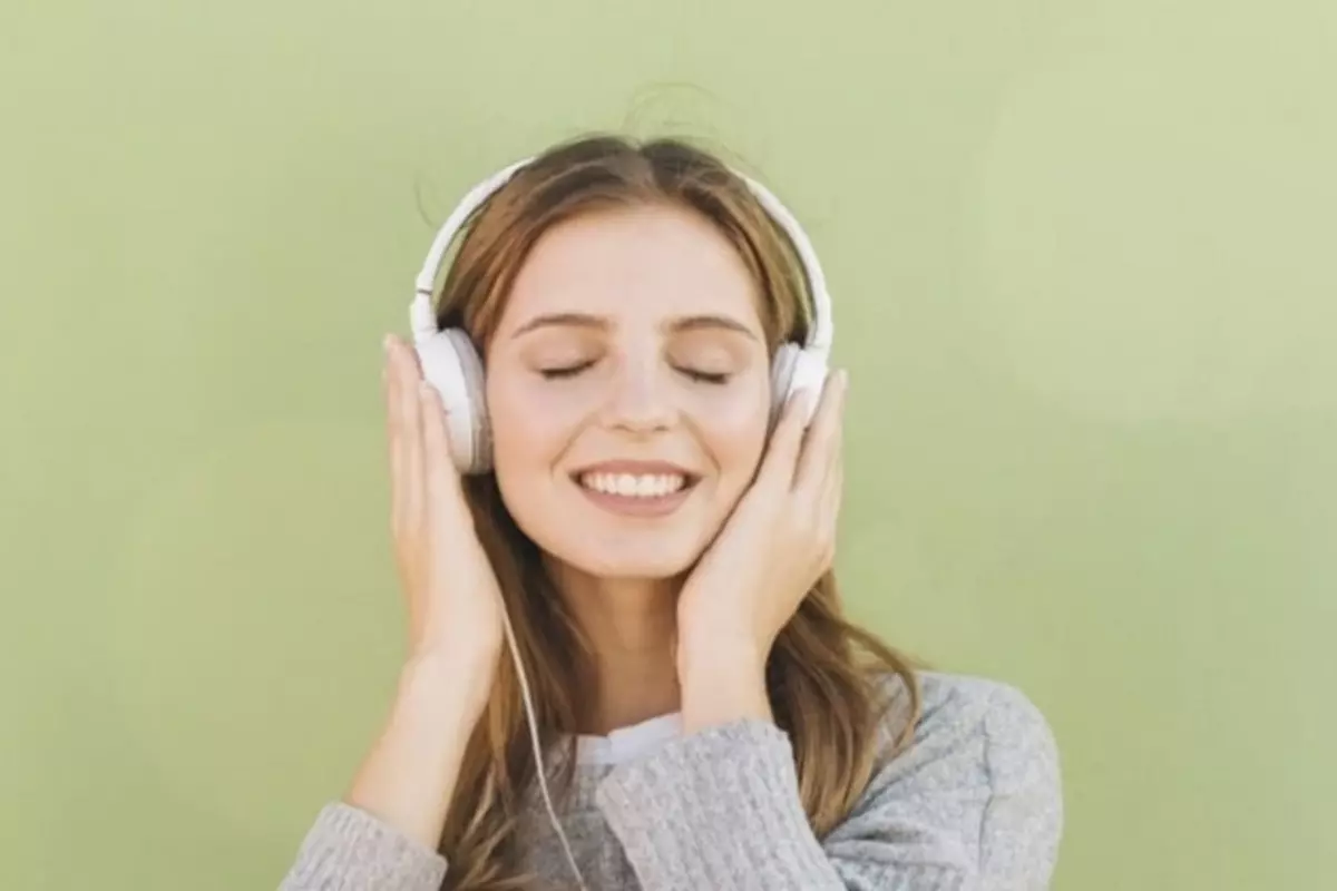 World Music Day: म्यूजिक सुनने से तेज होती है याददाश्त, इन 5 फायदों को जान हैरान हो जाएंगे आप