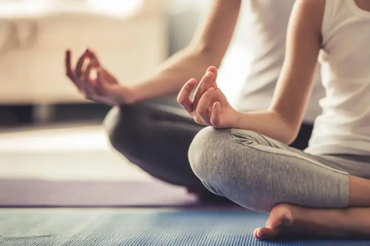 International Yoga Day 2023: योग से फायदे की जगह हो सकते हैं ये नुकसान, इन बातों का रखें ध्यान