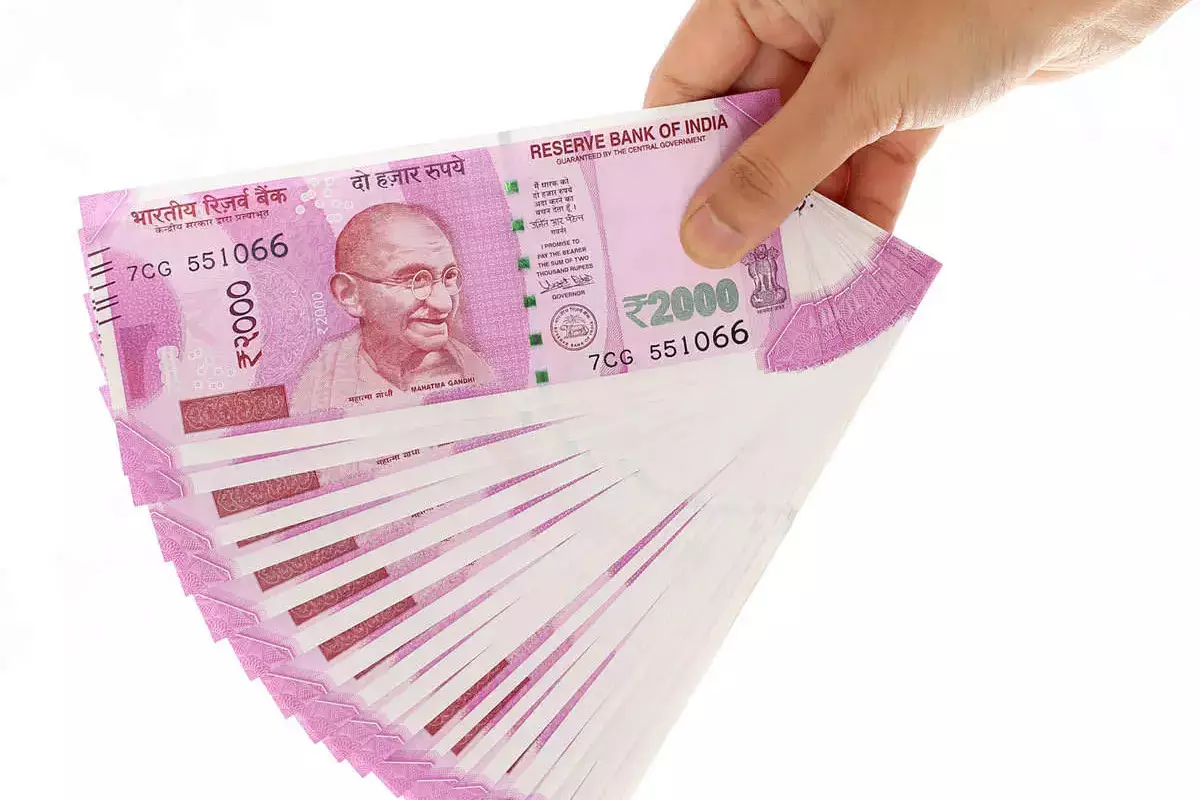 RBI : बैंकों में अबतक कुल 1.80 लाख करोड़ रुपये के 2,000 के नोट वापस आए