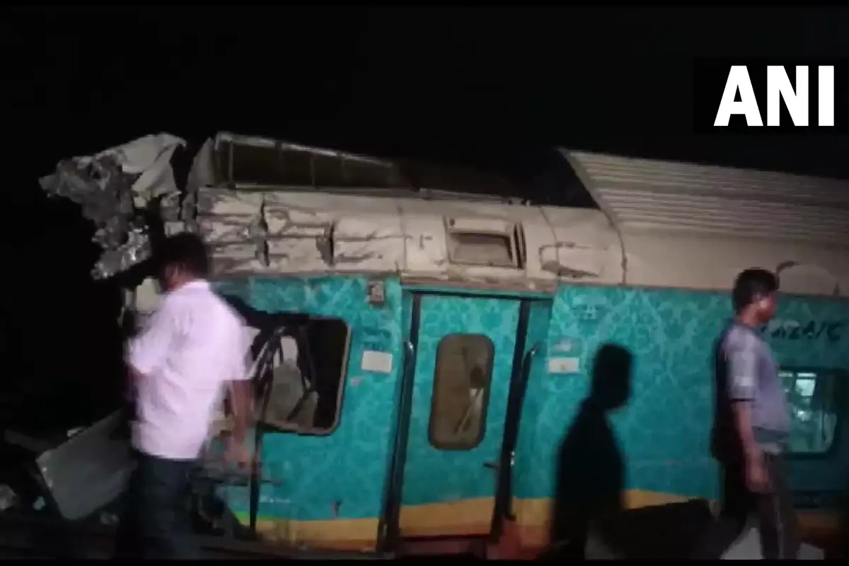Odisha Train Accident Updates: ट्रेन पलटने से 50 यात्रियों की मौत की आशंका, 200 से ज्यादा घायल, मृतक के परिजनों को 10 लाख रुपए के मुआवजे का ऐलान