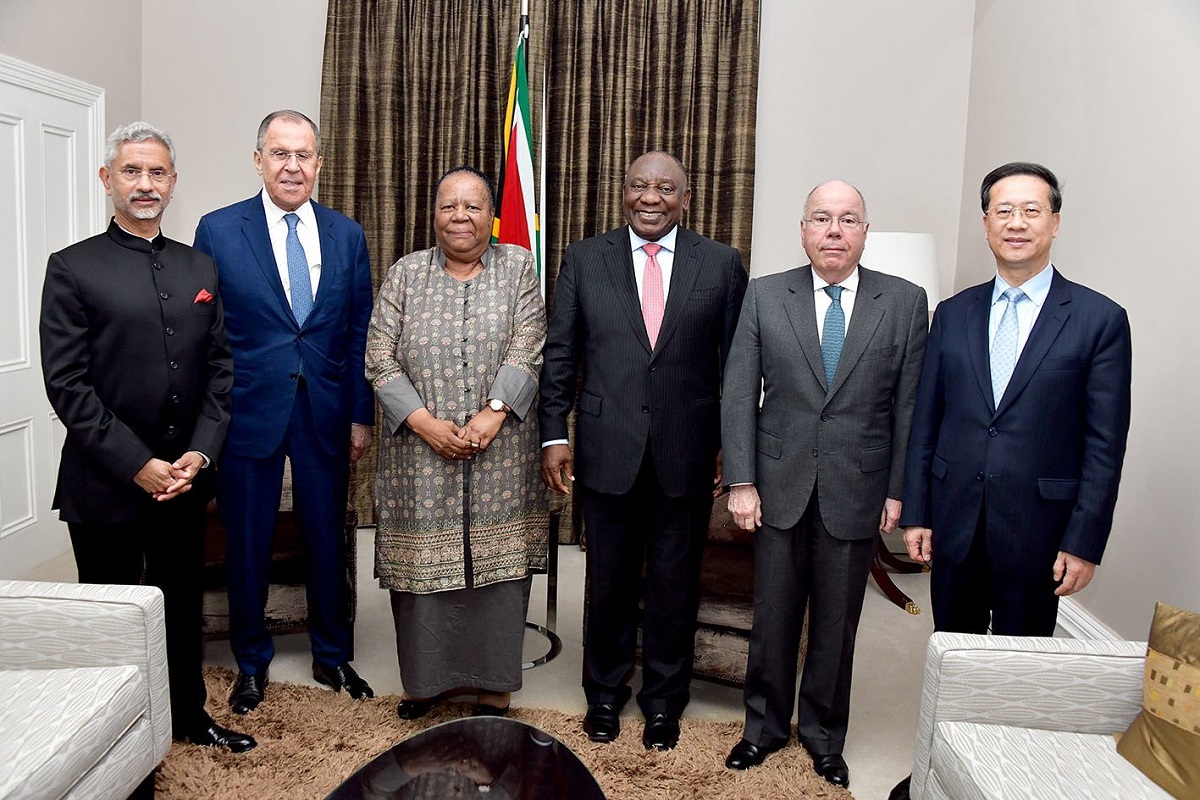 BRICS Summit: दक्षिण अफ्रीका के राष्ट्रपति रामाफोसा से मिले विदेश मंत्री जयशंकर