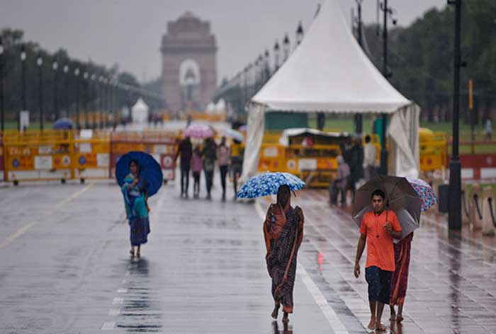 Weather Update: दिल्ली-NCR में बारिश के बाद ठंड की दस्तक, राजधानी समेत उत्तर भारत में आज ये रहेगा मौसम का हाल