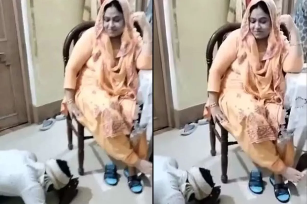 UP: पैरों में सिर रखकर गिड़गिड़ाता रहा दलित युवक, कुर्सी पर बैठकर मुस्कुराती रहीं सपा की शाहीन बेगम, वायरल हो रहा है वीडियो