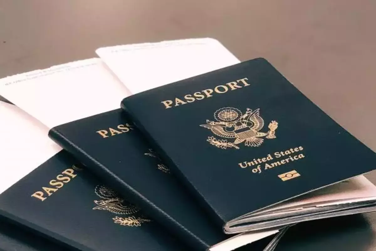 Passport: कितने प्रकार के होते हैं इंडियन पासपोर्ट, बनवाने से पहले जान लें किसकी कितनी है वैल्यू
