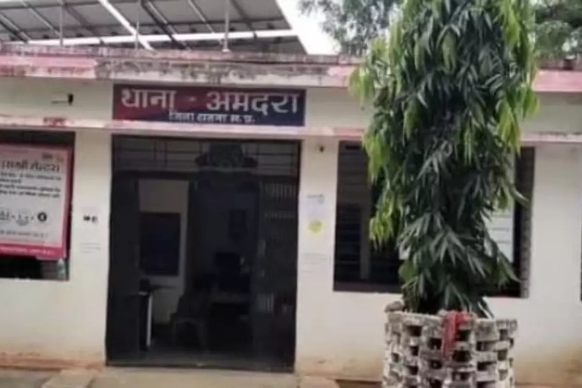 Madhya Pradesh: ‘नीच जाति हो’ कहकर प्रसाद फेंककर दिया, सीधी के बाद अब सतना में दलितों से दुर्व्यवहार