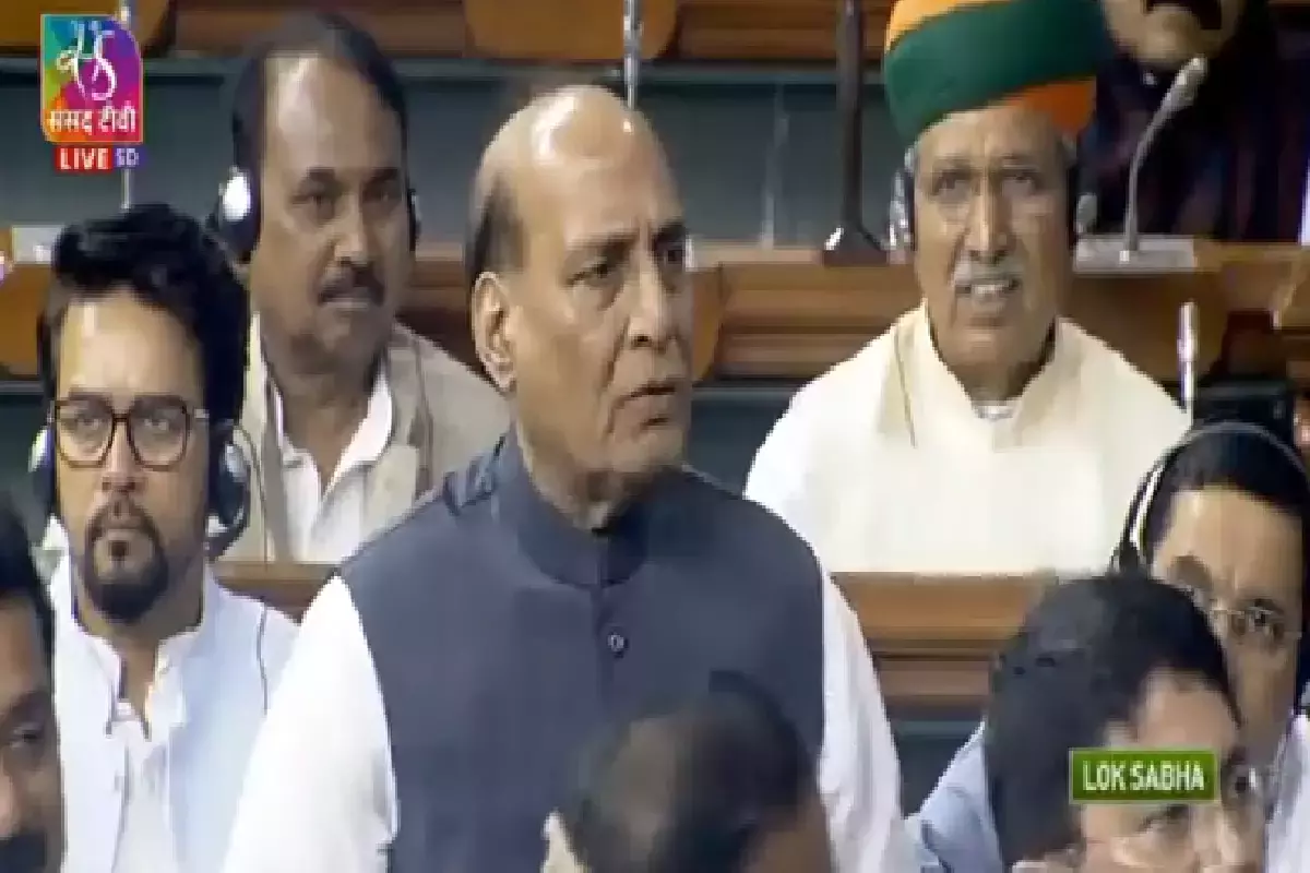 Parliament Monsoon Session: मणिपुर के मुद्दे पर संसद में विपक्ष ने किया जमकर हंगामा, राजनाथ सिंह ने घटना पर कही ये बात…