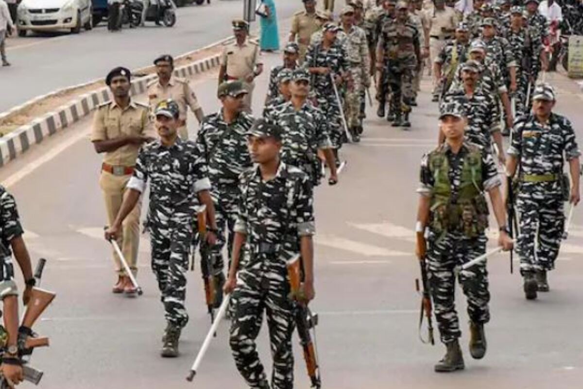 West Bengal Panchayat Polls: पश्चिम बंगाल में पंचायत चुनाव आज, तैनात किए गए 1.30 लाख से अधिक जवान