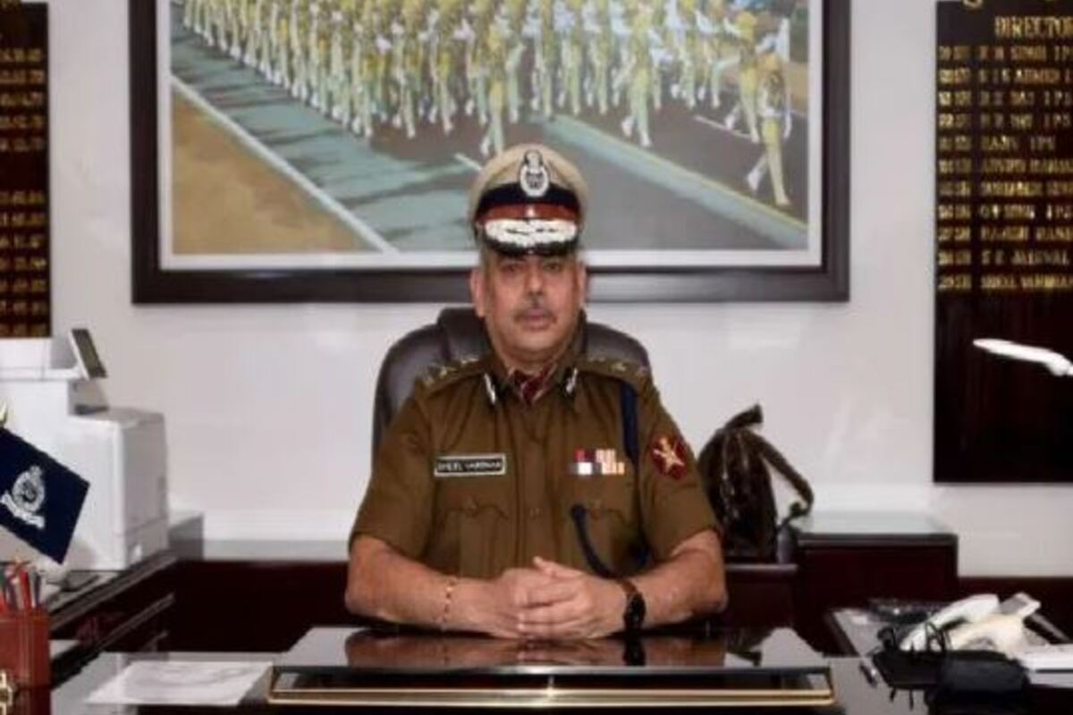 CISF मुख्यालय में भव्य अलंकरण समारोह, DG शील वर्धन सिंह ने सेवा व पुलिस प्रशिक्षण में उत्कृष्टता के लिए 90 अधिकारियों और कर्मियों को किया सम्मानित