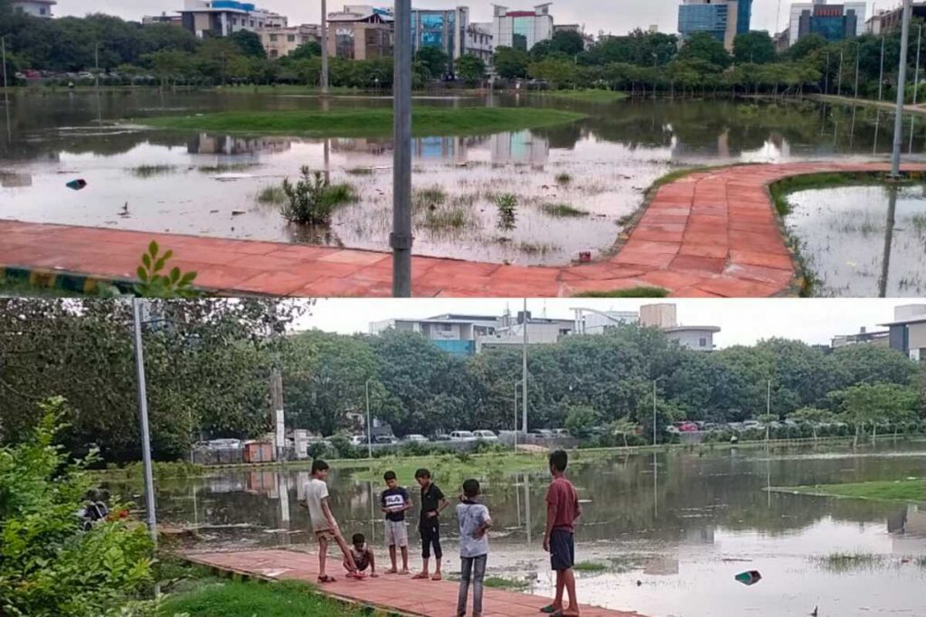 Weather Update: बारिश के बाद नोएडा के एक पार्क में जलजमाव