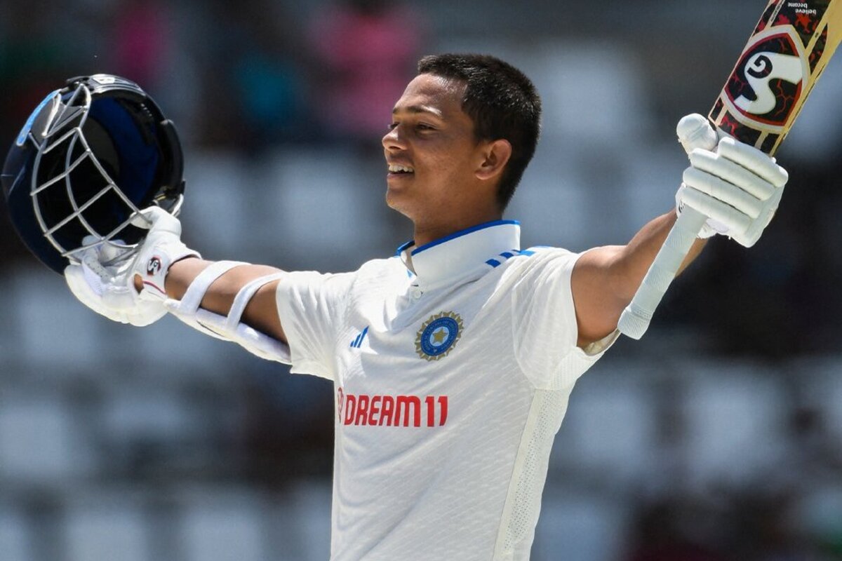 IND vs WI: यशस्वी जायसवाल ने धाकड़ बल्लेबाजी से लगा दी रिकॉर्ड्स की झड़ी, डेब्यू टेस्ट मैच में जड़ा शानदार शतक