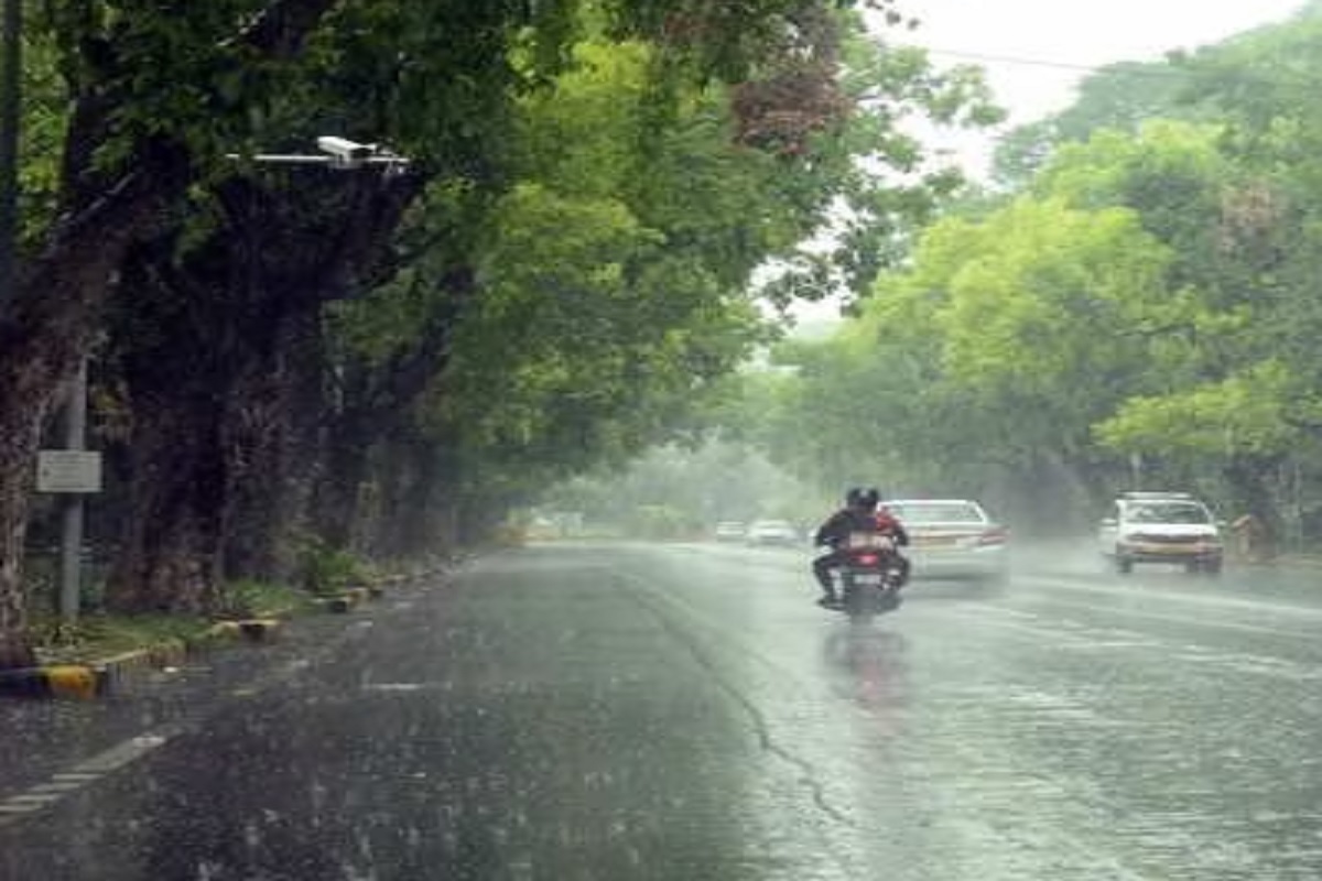 UP Weather: यूपी में अगले 24 घंटे में हो सकती है भारी बारिश, गिर सकती है आकाशीय बिजली, चेतावनी जारी