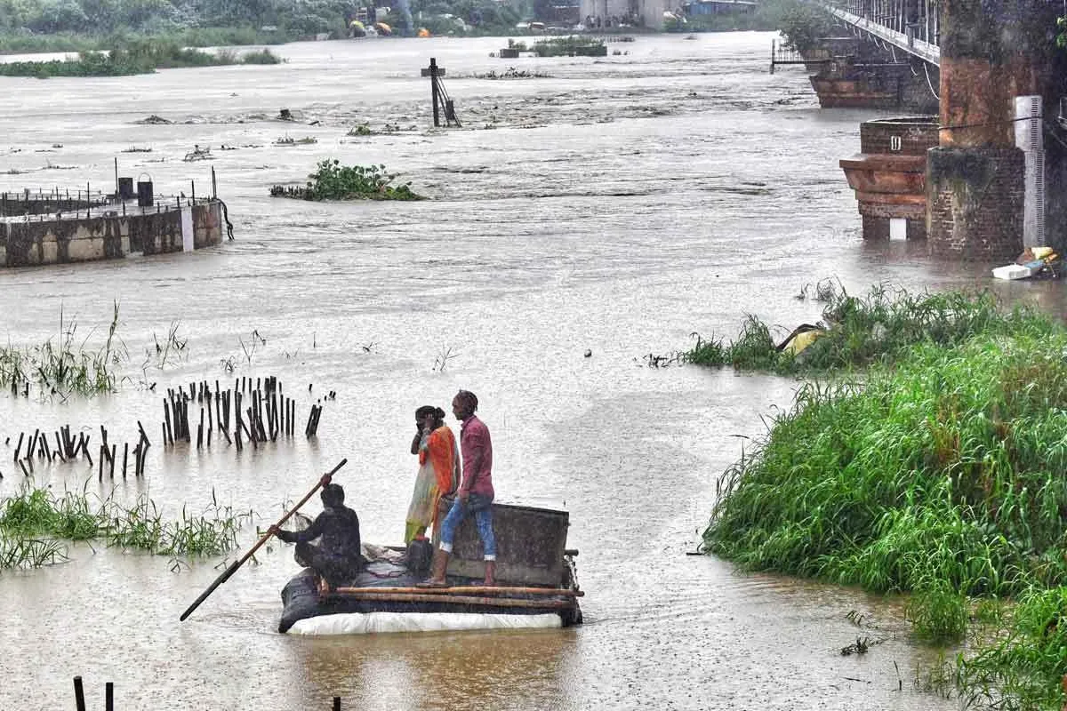 Delhi Flood: बाढ़ से कोहराम मचाने के बाद अब कम हो रहा यमुना में पानी, जानिए जलस्‍तर कितना घटा, ओखला वाटर ट्रीटमेंट प्लांट भी शुरू