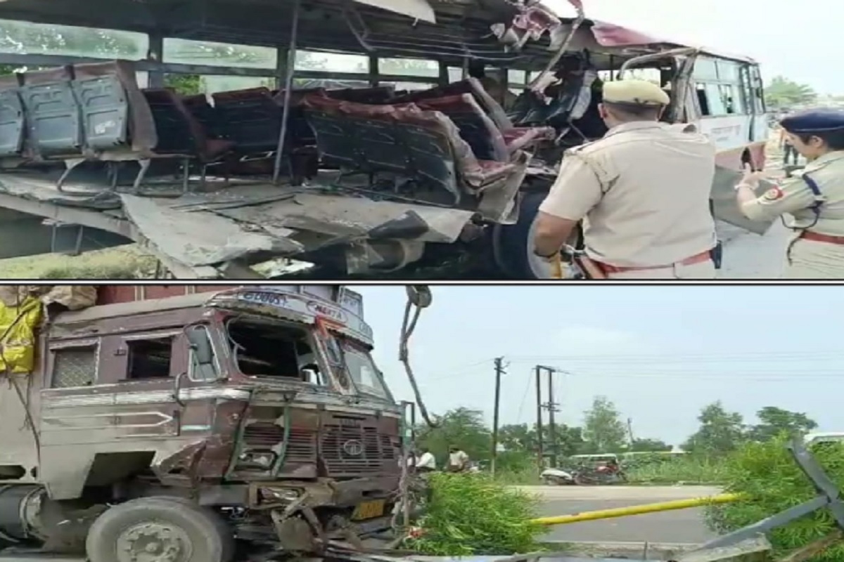 Bulandshahr: बुलंदशहर में दर्दनाक हादसा, ट्रक ने बस में मारी जोरदार टक्कर, मां-बेटी समेत चार की मौत, 10 घायल