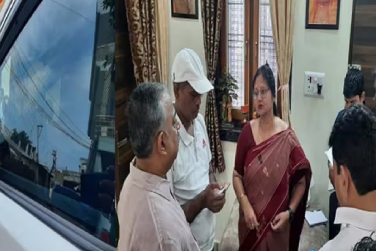 UP News: यूपी सरकार में राज्य मंत्री विजयलक्ष्मी गौतम की कार पर बदमाशों ने किया धारदार हथियार से वार, बाल-बाल बची जान