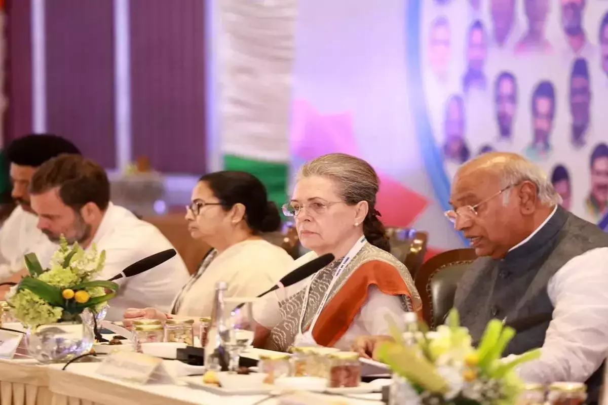 INDIA Alliance Meeting: मुंबई में आज से शुरू होगी इंडिया की बैठक, संयोजक के नाम पर मंथन और जारी होगा LOGO