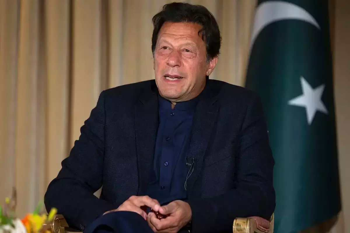 Pak Army To Imran Khan: जेल में बंद पूर्व पीएम इमरान खान को सेना का अल्टीमेटम, कहा- राजनीति छोड़ो या फिर मौत की सजा के लिए तैयार रहो