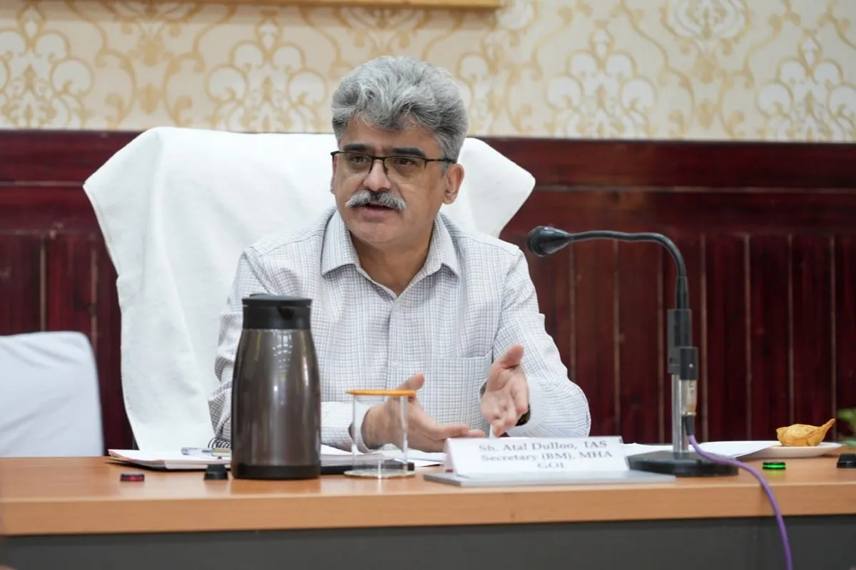 लद्दाख: सीमा प्रबंधन विभाग के सचिव अटल डुल्लू ने बॉर्डर डेवलपमेंट प्रोजेक्ट्स और वीवीपी की समीक्षा की