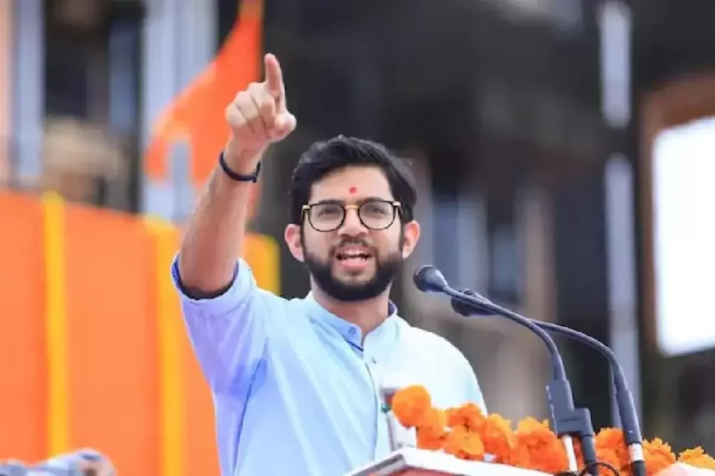 आदित्य ठाकरे ने एकनाथ शिंदे पर बोला हमला