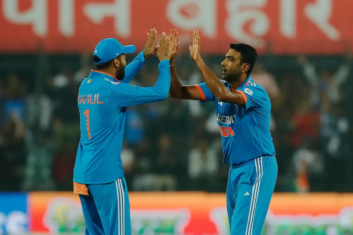 IND vs AUS 2nd ODI: इंदौर वनडे में भारत ने ऑस्ट्रेलिया को 99 रनों से रौंदा, जीती सीरीज, बल्लेबाजों के बाद गेंदबाज भी छाए