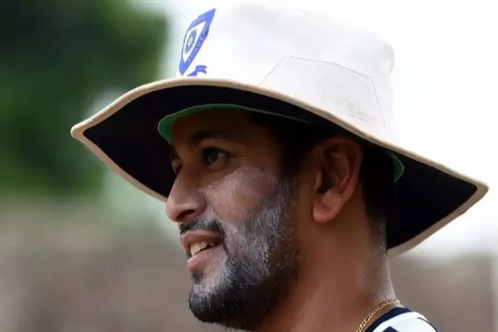 AMOL Muzumdar