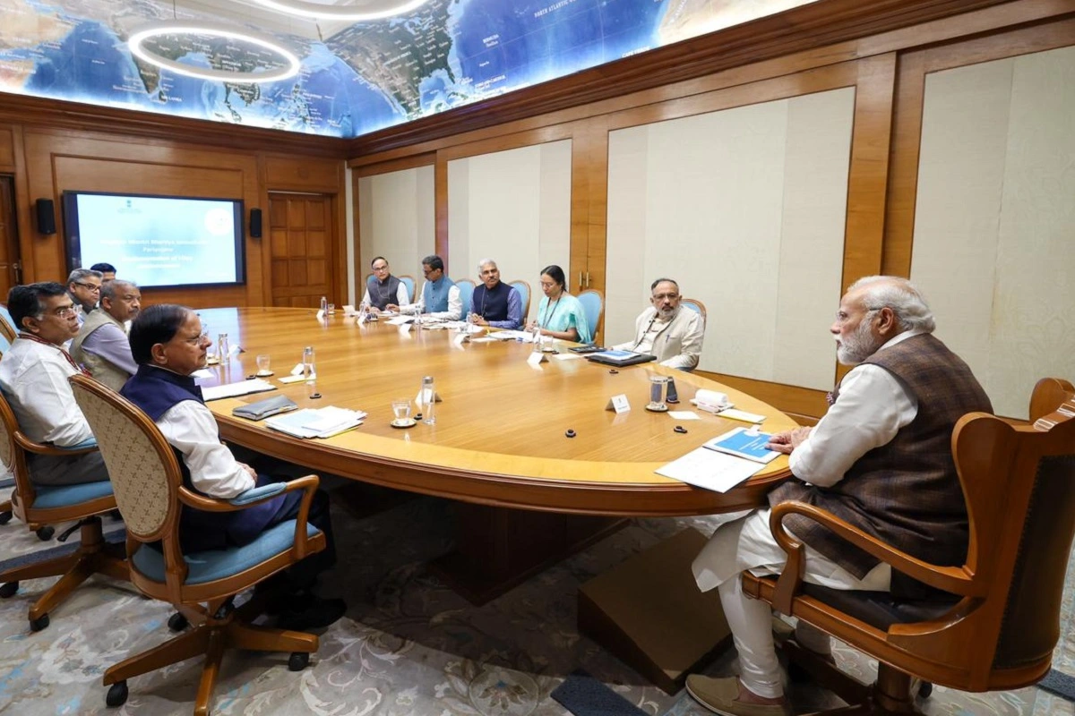लाल किले से की घोषणाओं को लागू करने में जुटे PM Modi, अधिकारियों के साथ की समीक्षा बैठक