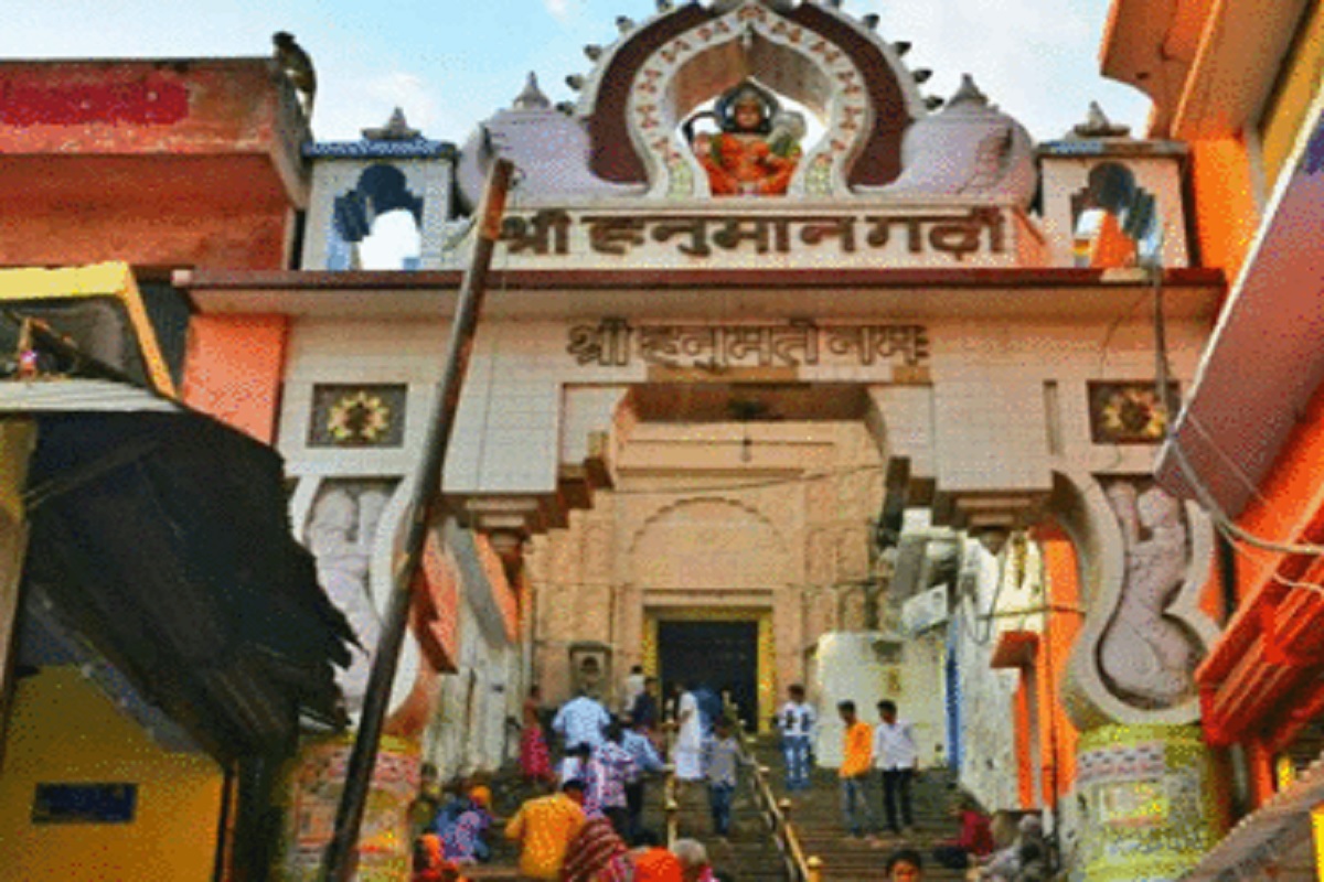 Ayodhya Crime: हनुमानगढ़ी में चाकू से गोदकर साधु की हत्या, मचा हड़कम्प, सीसीटीवी मिला बंद, एक महीने में हुई दूसरी वारदात
