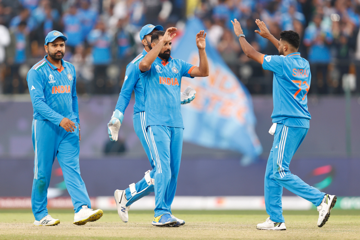 IND vs NZ: मोहम्मद शमी ने रचा इतिहास, न्यूजीलैंड के खिलाफ झटके 5 विकेट, अनिल कुंबले का रिकॉर्ड तोड़ा