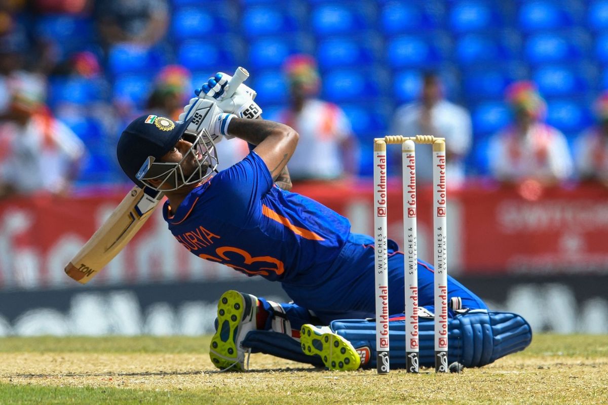 IND vs NZ: न्यूजीलैंड के खिलाफ प्लेइंग इलेवन में कप्तान रोहित ने किए दो बदलाव, सूर्य कुमार यादव ने किया वर्ल्ड कप में डेब्यू