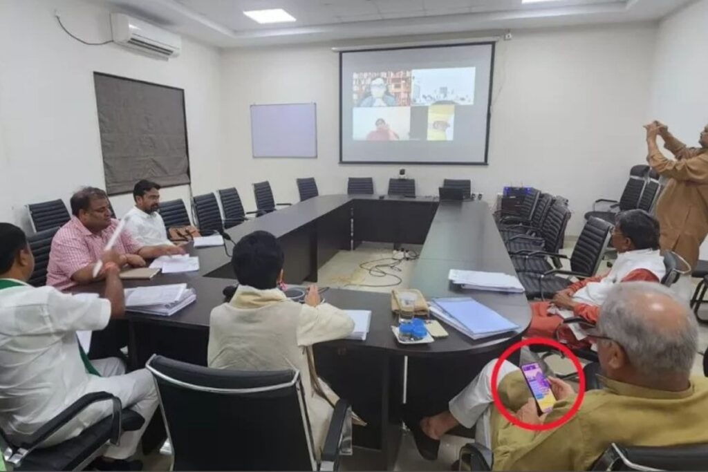 Bhupesh Baghel Playing Candy Crush