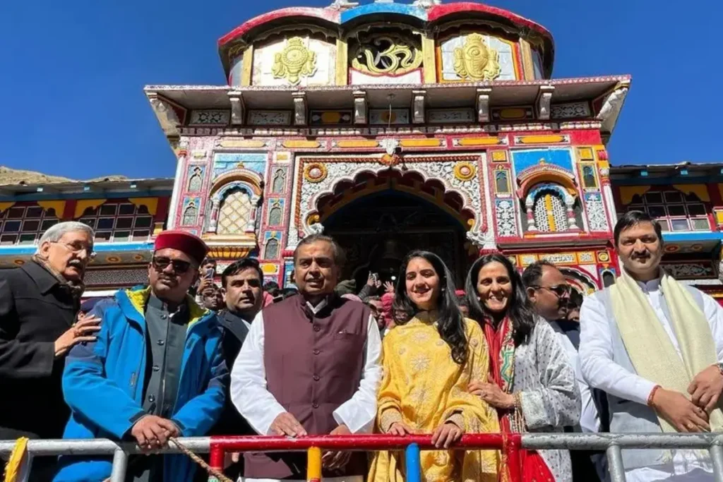 बद्रीनाथ धाम में मुकेश अंबानी