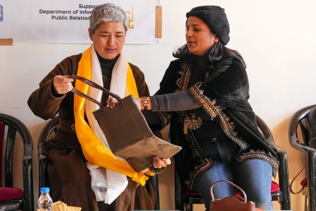 नीलम मिश्रा (प्रथम महिला लेह)