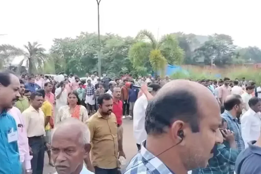 ईसाइयों की प्रार्थना सभा में विस्फोट