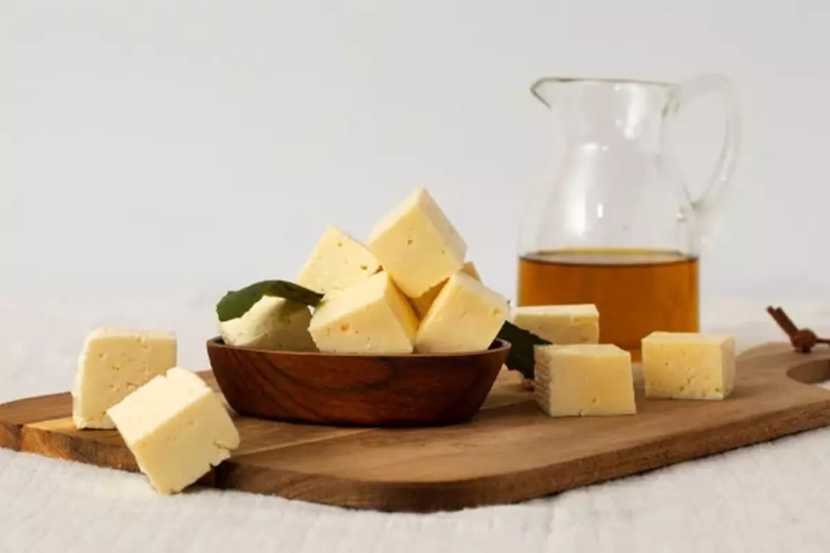 Health Tips: क्या हार्ट के मरीज खा सकते हैं घी-मक्खन? एक्सपर्ट से जानिए