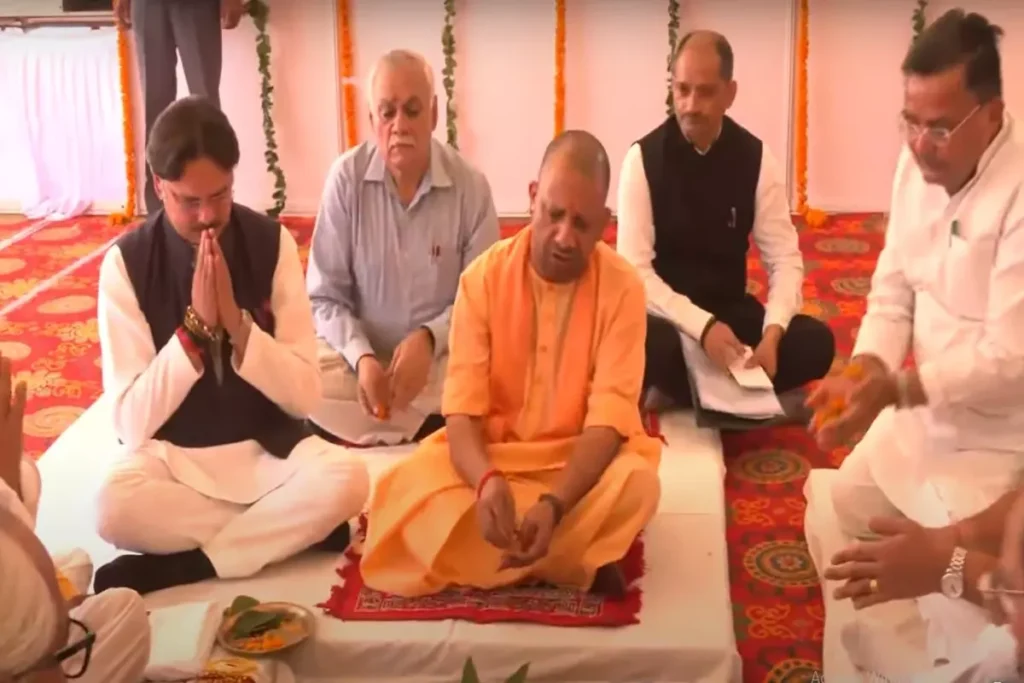भूमिपूजन कार्यक्रम में शामिल हुए राजेश्वर सिंह