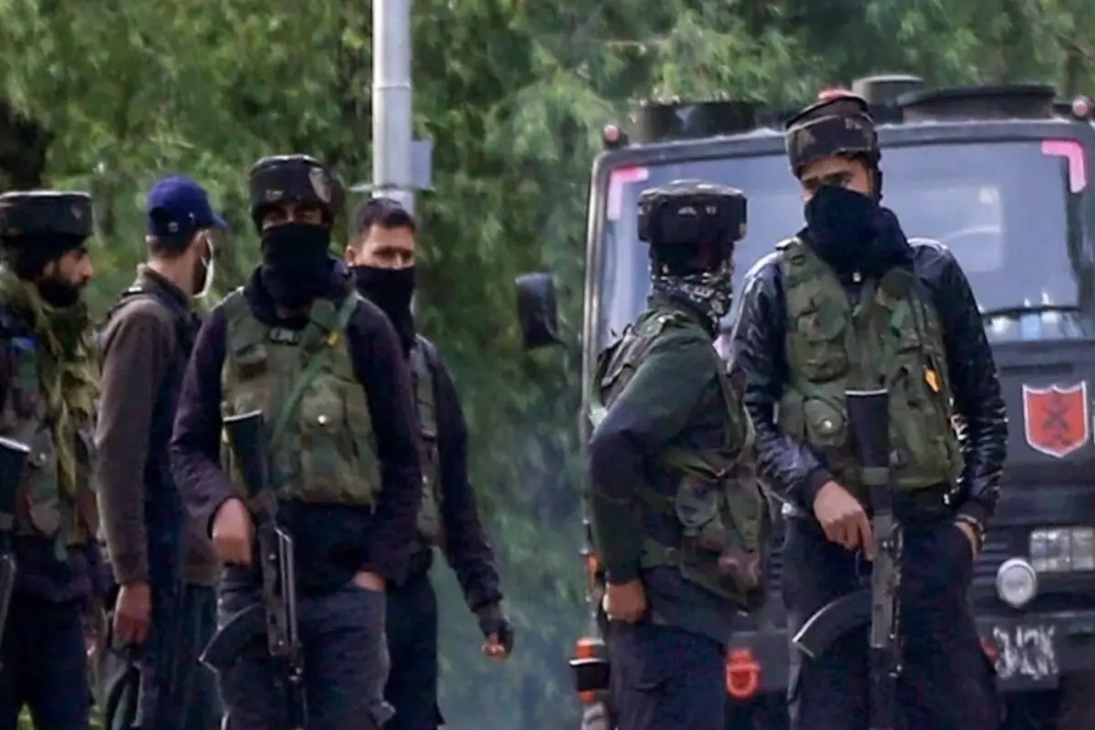 Rajouri Encounter: राजौरी में सेना और आतंकियों के साथ मुठभेड़, पैरा कमांडो यूनिट के 3 जवानों को लगी गोली