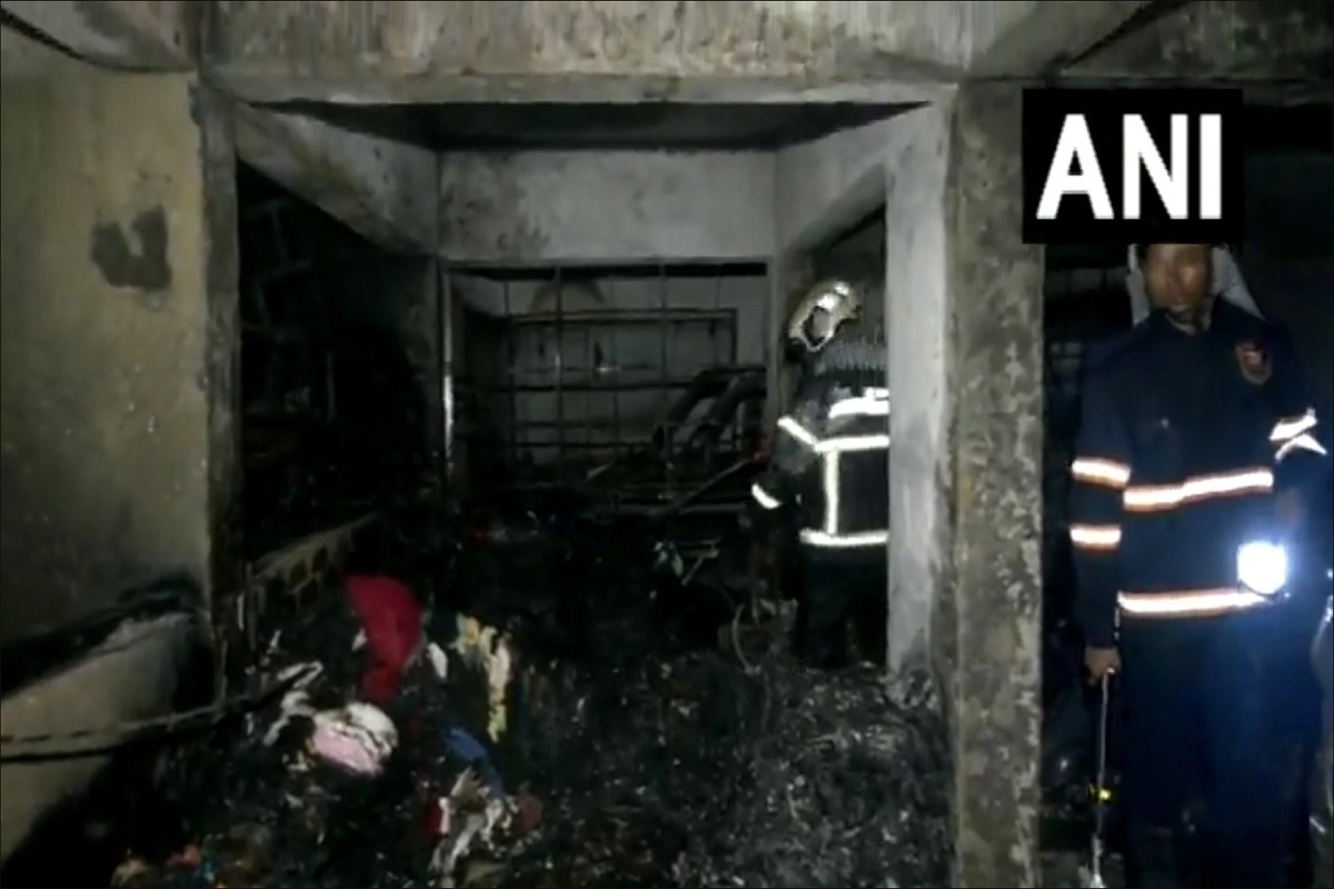 Mumbai: 7 मंज़िला बिल्डिंग में लगी आग, 45 झुलसे, 7 लोगों की हुई मौत