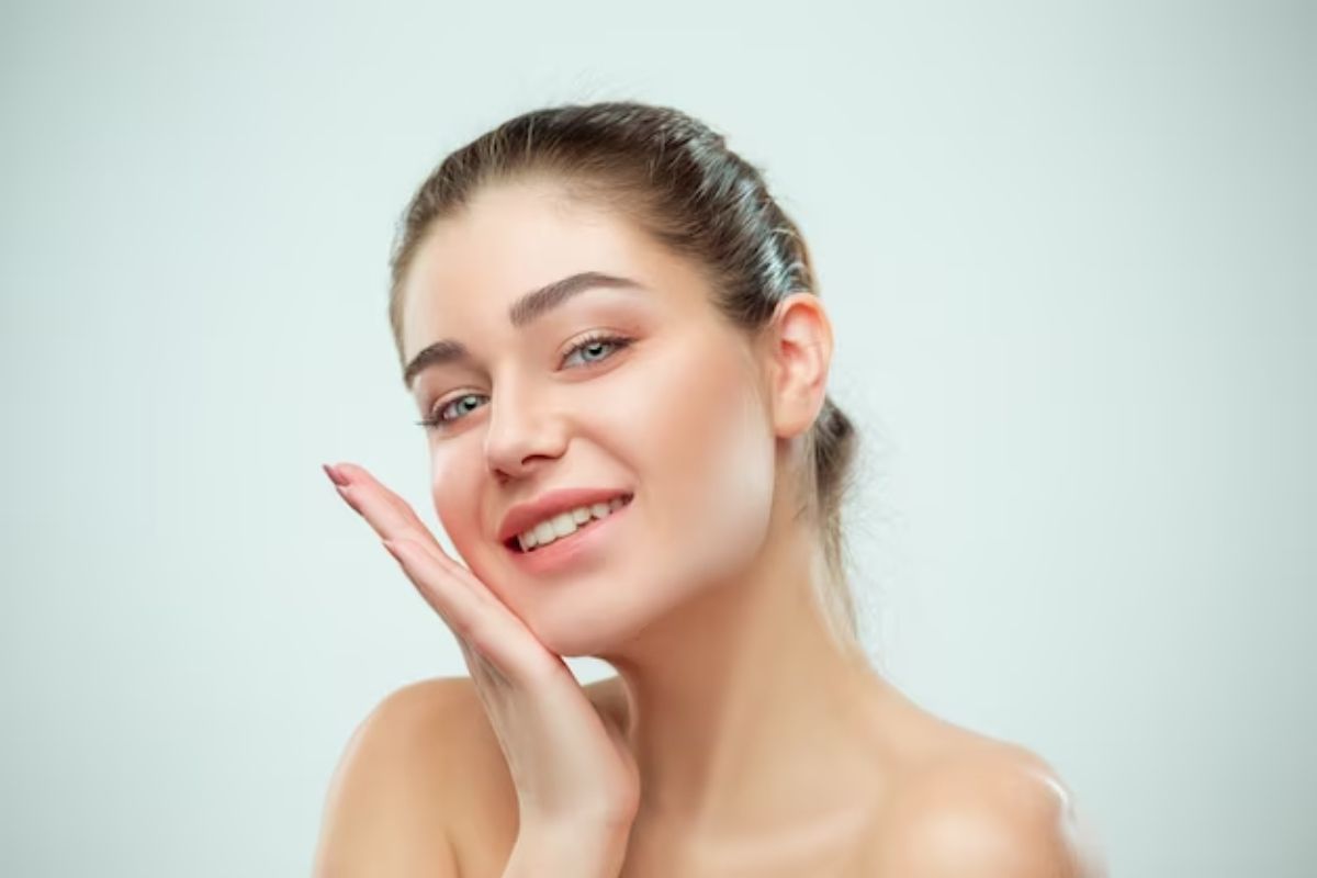 Skin Care Tips: सोने से पहले चेहरे पर लगाएं ये 5 चीजें, खूबसूरत और बेदाग रहेगी त्वचा