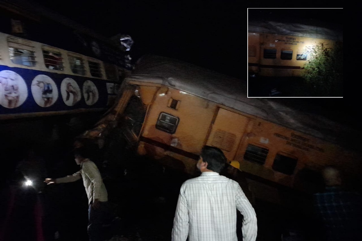 Andhra Pradesh Train Accident: आंध्र प्रदेश में 2 पैसेंजर ट्रेनों की टक्कर, 6 यात्रियों की मौत, 18 घायल; रेलवे ने जारी किए हेल्पलाइन नंबर