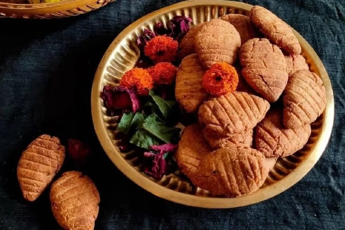 Chhath Puja 2023: बिहार की डिश ‘ठेकुआ’ के बिना अधूरी है छठ पूजा, जानें रेसिपी