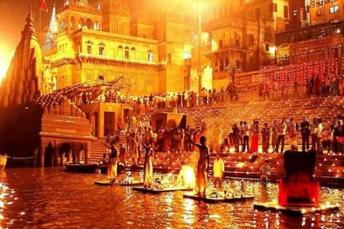 Dev Diwali 2023: देव दीपावली पर दीपदान और स्नान का है महत्व, जानें इस दिन पूजा और दीप जलाने के नियम